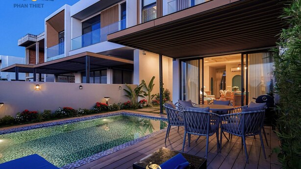 Vila Deluks, 3 kamar tidur, pemandangan kolam renang | Minibar gratis, meja kerja, ruang kerja ramah laptop, dan Wi-Fi gratis