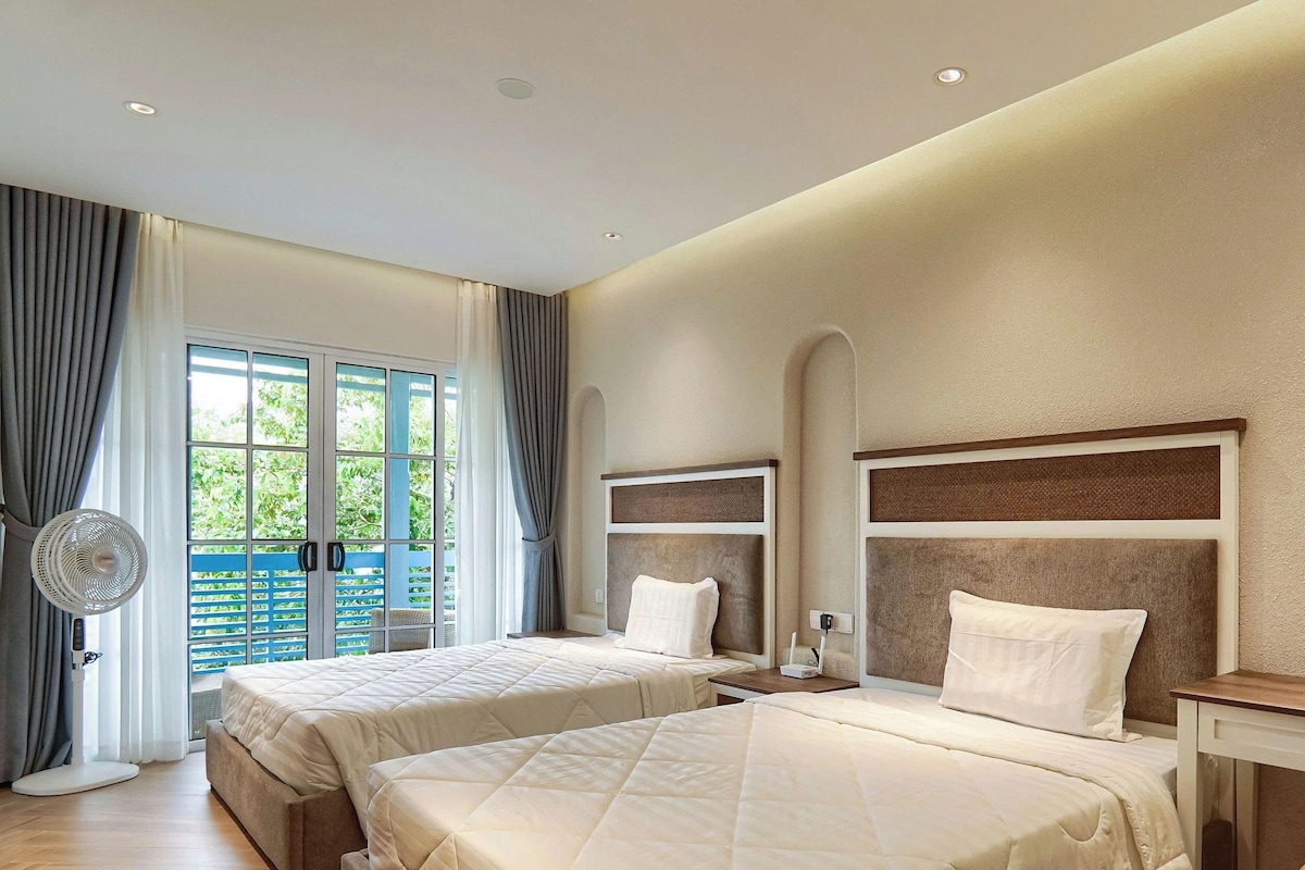 LT 1.7 - 02.07 2-BEDROOM VILLA FLORIA NOVAWORLD PHAN THIET  | Free minibar, desk, laptop workspace, free WiFi