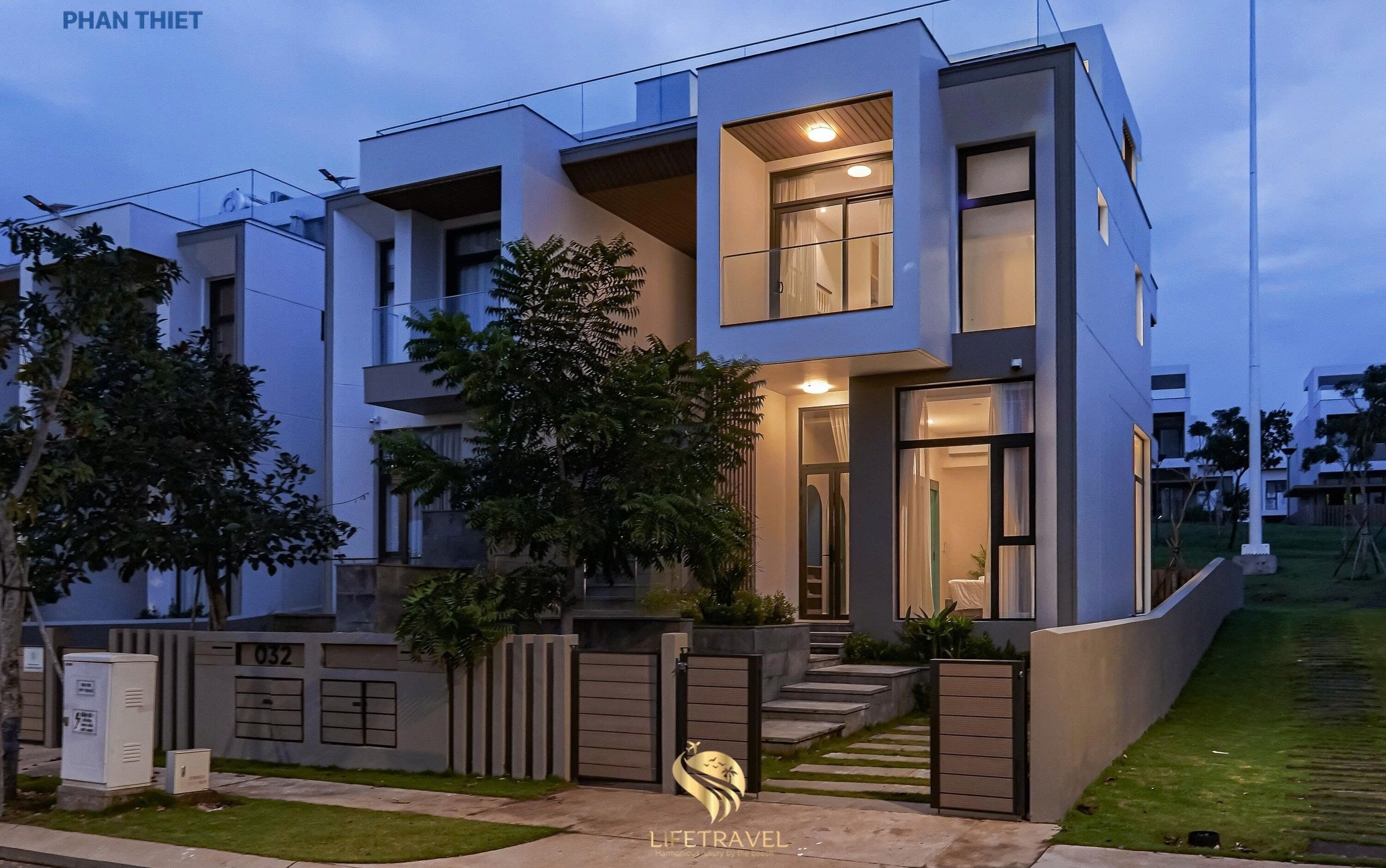 Deluxe Villa, 4 Bedrooms, Golf View | Desk, laptop workspace, free WiFi, bed sheets