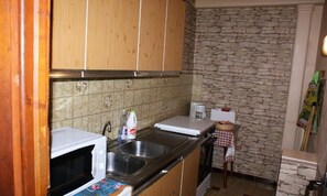Kühlschrank, Mikrowelle, Ofen