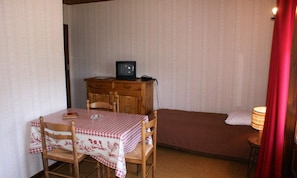 Dining - Apartment in Chianillon Near Ski Slopes (Le Grand-Bornand)