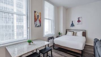 Desk, iron/ironing board, WiFi, bed sheets