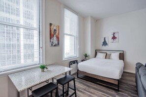 Desk, iron/ironing board, WiFi, bed sheets