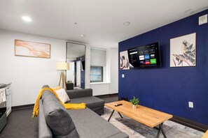 TV, offices - CozySuites Chic 1BR in Downtown Pitts #2 (Pittsburgh)