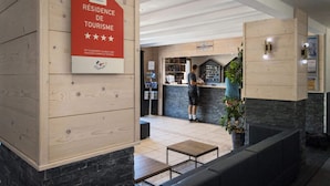 Lobby - Apartment in Valmeinier by Ski Slopes (Valmeinier)
