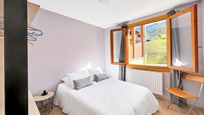 Individually furnished - Hoc01 - Apartment for 6 People Near the ski bus (Araches-la-Frasse)