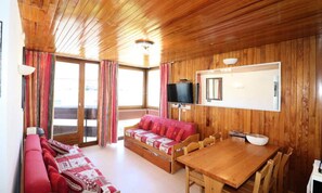 Living area - Quiet and Bright Apartment at the Foot of the Slopes (Tignes)