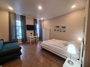Basic Apartment - Smart Stay Near Stadthalle (Vienna)