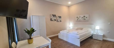 Basic Apartment | Iron/ironing board, free WiFi