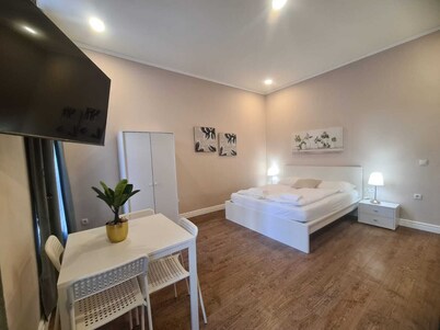 Smart Stay Near Stadthalle