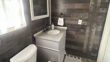 タオル、石鹸、トイレットペーパー