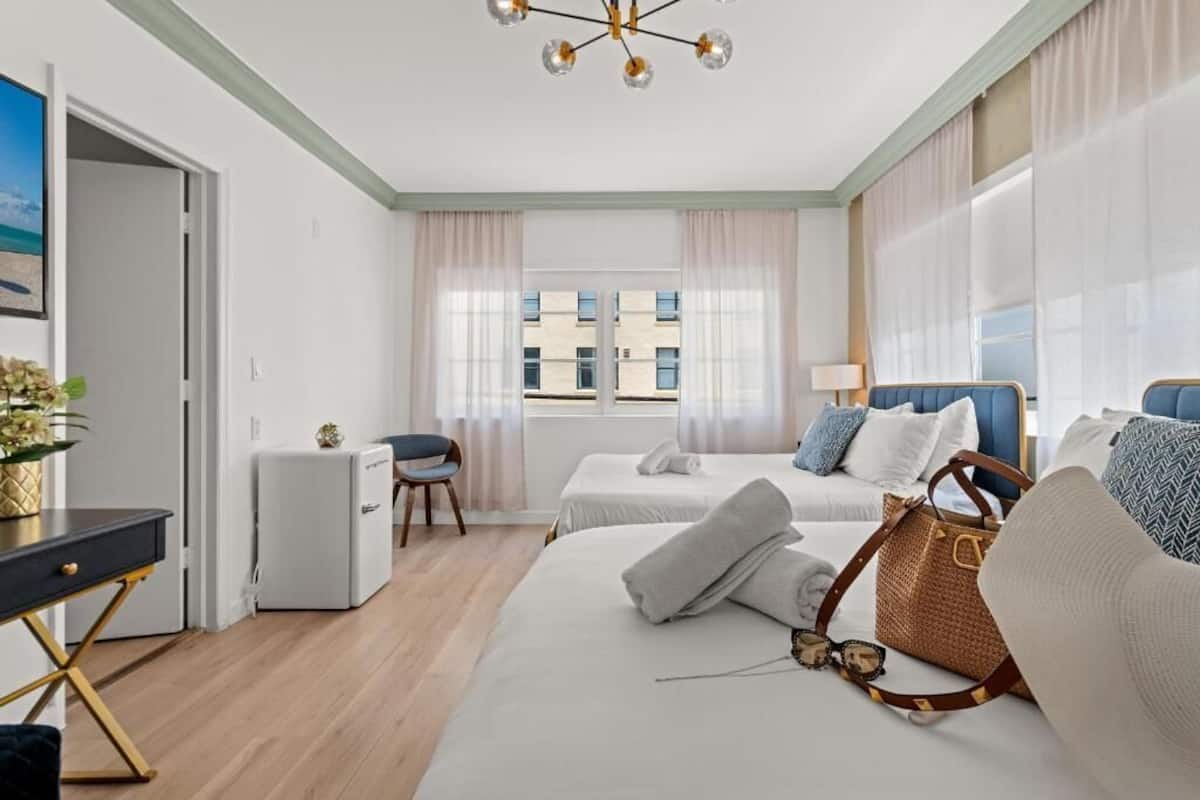 Classic Quadruple Room | Desk, laptop workspace, WiFi (free)