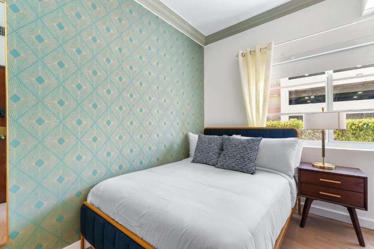Basic Double Room | Desk, laptop workspace, WiFi (free)