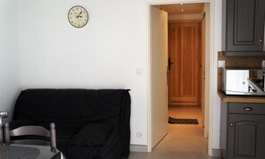 Living area - Apartment in Les Carroz Near Ski Slopes (Araches-la-Frasse)