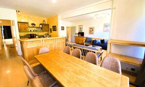 Apartment | Dining - Apartment in Flaine Near Grand Massif Ski (Araches-la-Frasse)