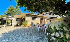 Khu ẩm thực ngoài trời