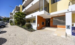 Exterior - Apartments for 6 People (Lagos)
