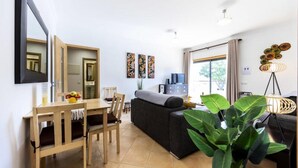 Living area - Apartments for 6 People (Lagos)