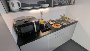 Comfort-huoneisto, näköala puutarhaan, vuorten lähellä | Yksityinen keittiö