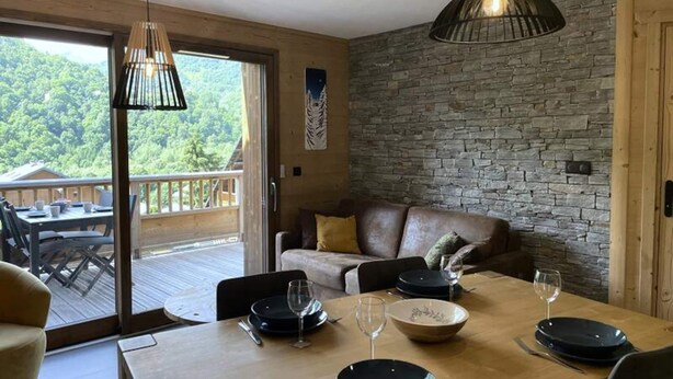 Dining - Luxury Apartment for 4 People in the Heart of the Village (Saint-Sorlin-d'Arves)