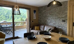 Dining - Luxury Apartment for 4 People in the Heart of the Village (Saint-Sorlin-d'Arves)