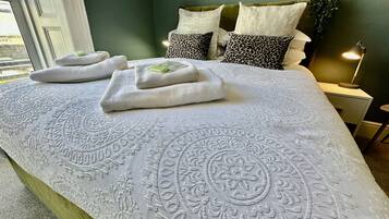 Iron/ironing board, free WiFi