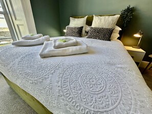 Iron/ironing board, free WiFi - Eden on the Hoe (Plymouth)