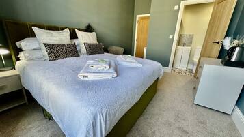 Standard-Doppelzimmer, mit Bad | Bügeleisen/Bügelbrett, kostenloses WLAN