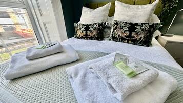 Standard-Doppelzimmer, mit Bad | Bügeleisen/Bügelbrett, kostenloses WLAN