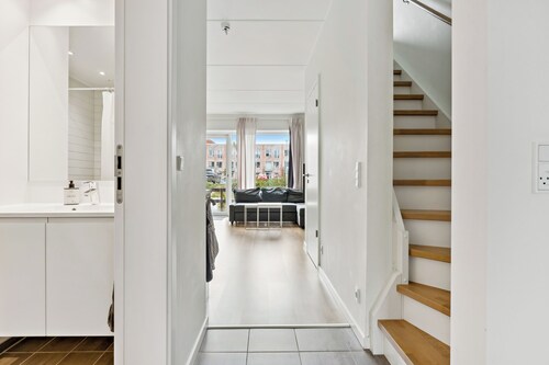 Modern Townhouse With Private Outdoor Area - 2BR, 4 Beds