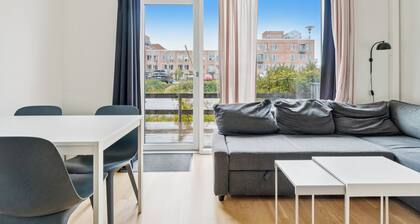 Modern Townhouse With Private Outdoor Area - 2BR, 4 Beds