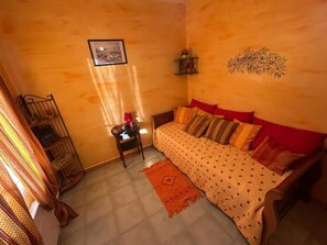 Iron/ironing board, free WiFi