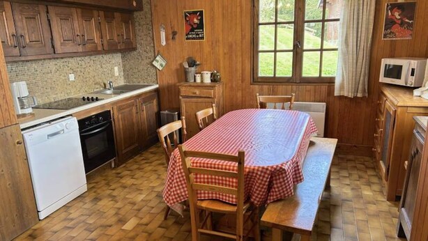 Coffee/tea maker, fridge, microwave, oven - Apartment Near Beaufortain Mountains (Hauteluce)