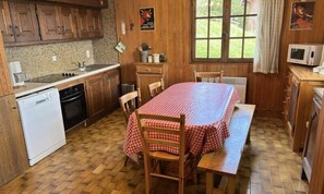 Frigorífico, microondas, horno y lavavajillas