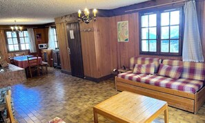 Living area - Apartment Near Beaufortain Mountains (Hauteluce)