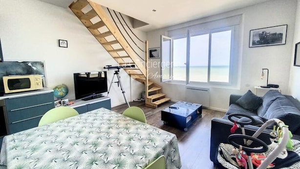 Living area - Apartments for 4 People (Ault)
