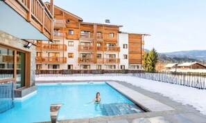 Outdoor pool, a heated pool - Apartment in Samoens Near Ski Lifts (Samoëns)