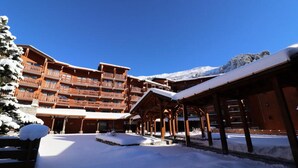 Exterior - Apartment in Meribel With Ski-in Access (Les Allues)