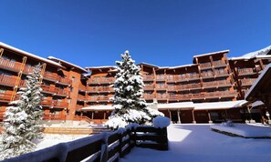 Exterior - Apartment in Meribel With Ski-in Access (Les Allues)