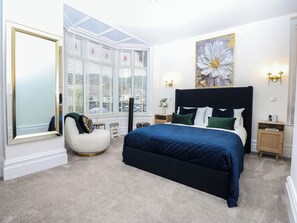 1 habitación, decoración personalizada y muebles diferentes 