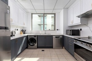 Deluxe-Apartment, 3 Schlafzimmer | Eigene Küche | Wasserkocher mit Kaffee-/Teezubehör, Wasserkocher, Toaster