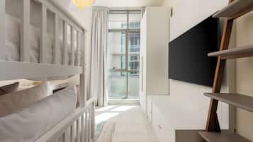 Caja de seguridad en la habitación y cortinas blackout