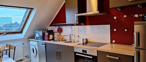 Fridge, microwave, oven, stovetop