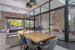 Interior - Bed and Breakfast 'Chambre D'hote - Caraibes' with Shared Terrace, Wi-Fi and Air Conditioning (Bages)