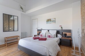 1 bedroom, WiFi, bed sheets - Bed and Breakfast 'Chambre D'hote - Caraibes' with Shared Terrace, Wi-Fi and Air Conditioning (Bages)