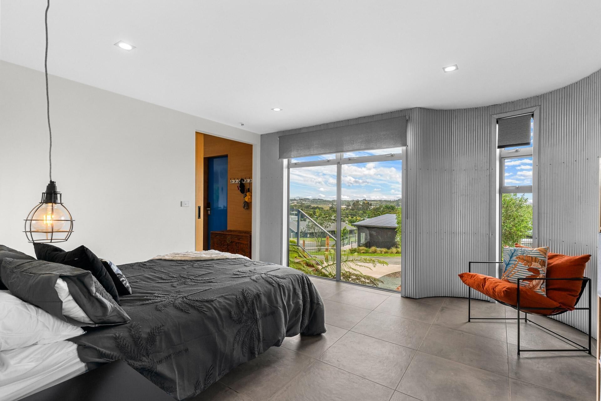 4 habitaciones, tabla de planchar con plancha y wifi 