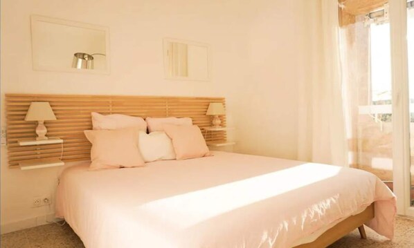 Tabla de planchar con plancha 