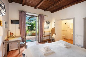 Blackout drapes, iron/ironing board, free WiFi - BARONE ANTONIO NEGRI FARMHOUSE (Fisciano)