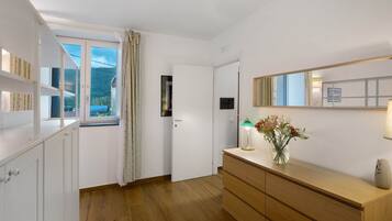 APPARTAMENTO NOCCIOLA | VerdunkelungsvorhĂ€nge, BĂŒgeleisen/BĂŒgelbrett, kostenloses WLAN