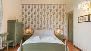 Verdunkelungsvorhänge, Bügeleisen/Bügelbrett, kostenloses WLAN